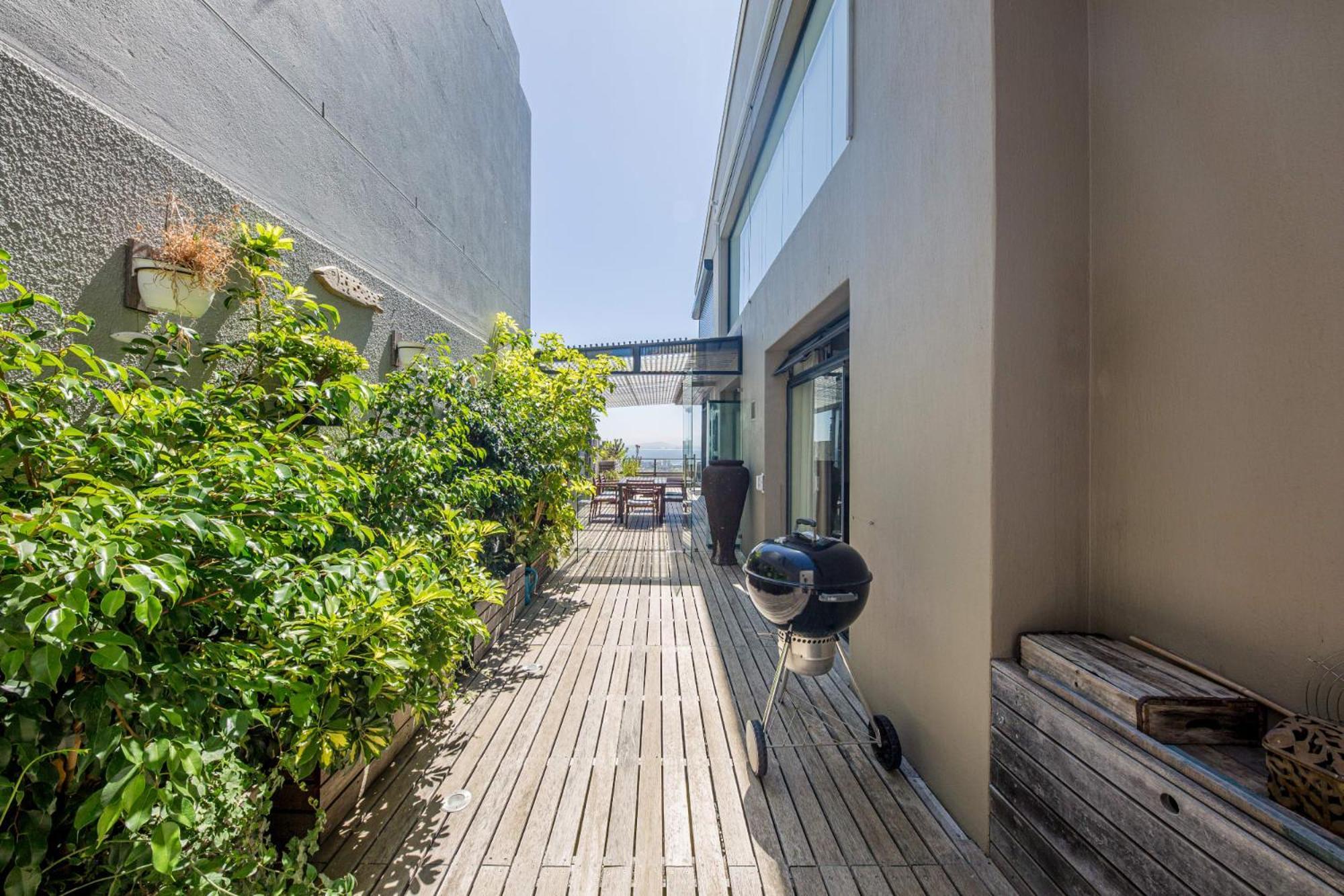Rhine Stone Apartment *