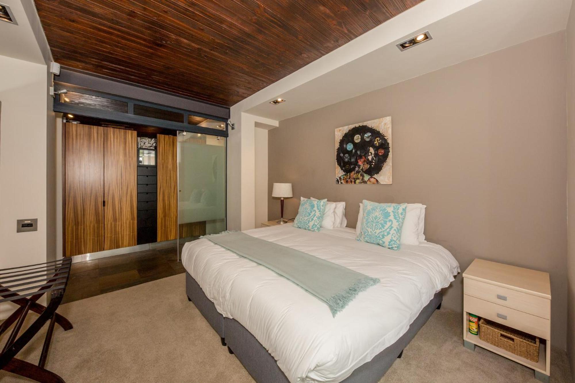 Rhine Stone Apartment *