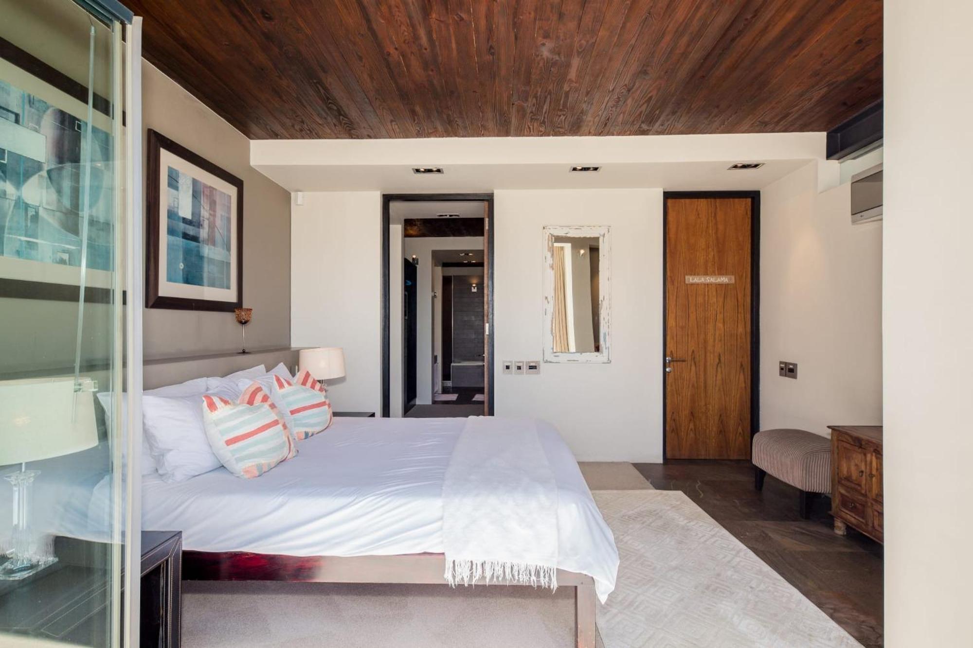 Rhine Stone Apartment Cape Town