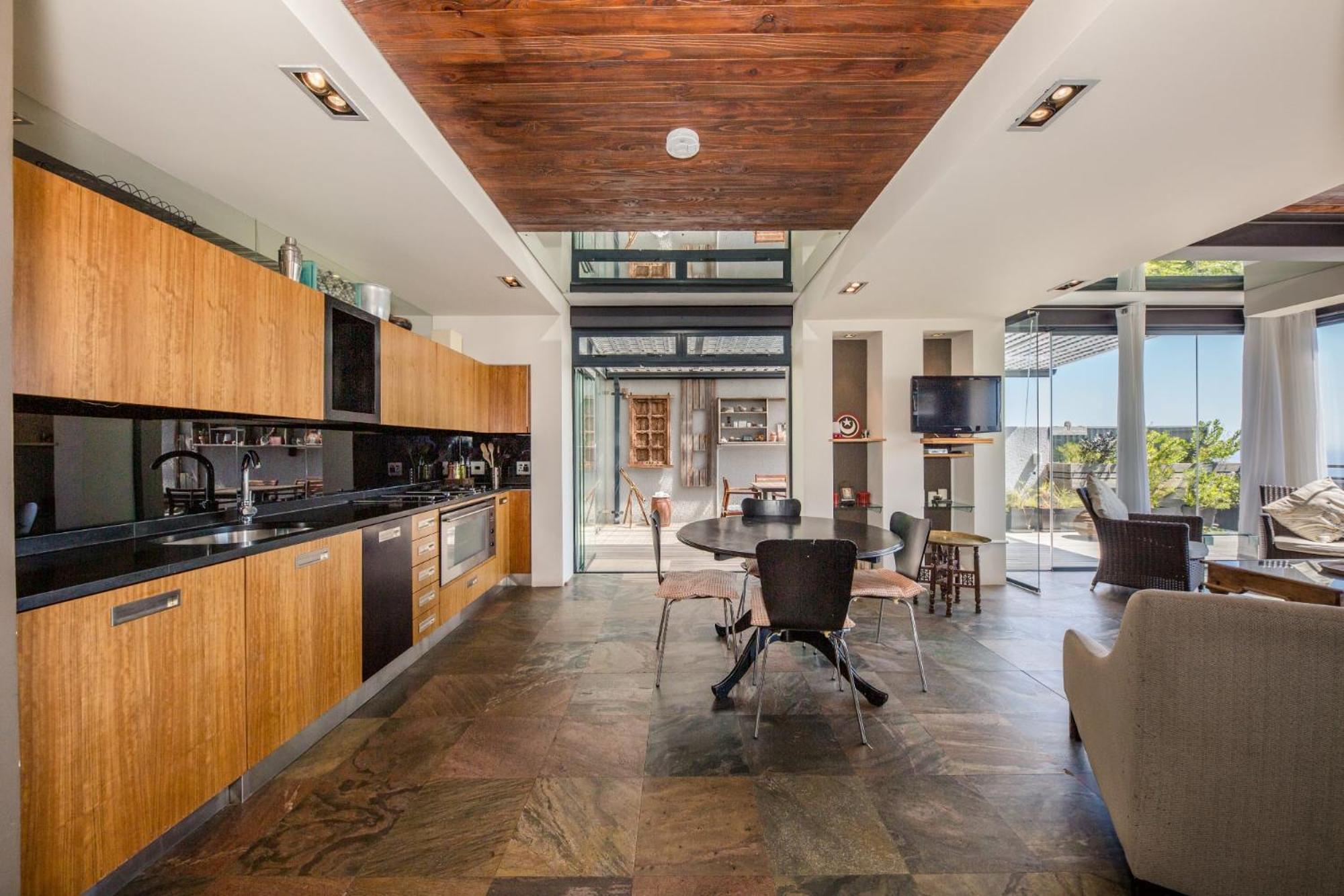 Rhine Stone Apartment *